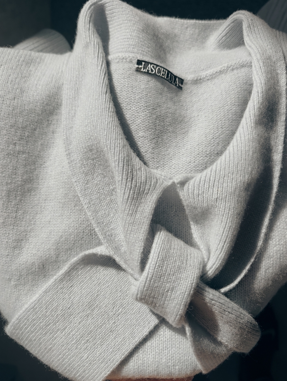 Lascela White Collared Knit Sweater - Women